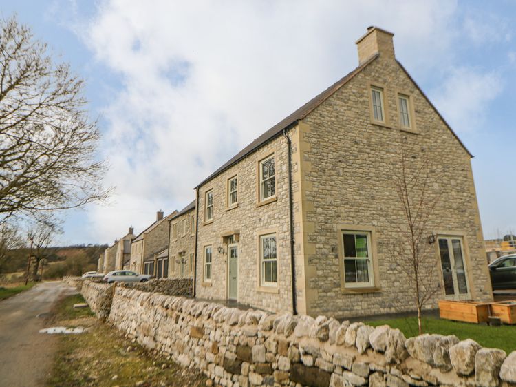 Dove Meadows House, listing photograph 2