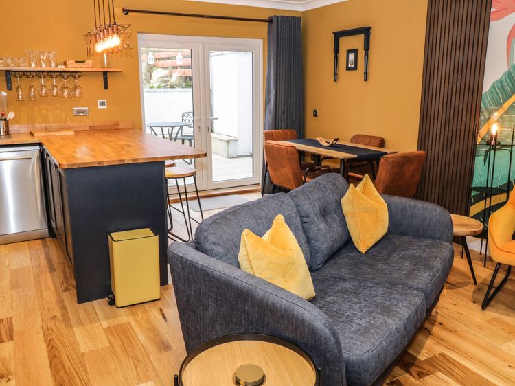 Feus Holiday Cottage, listing photograph 4