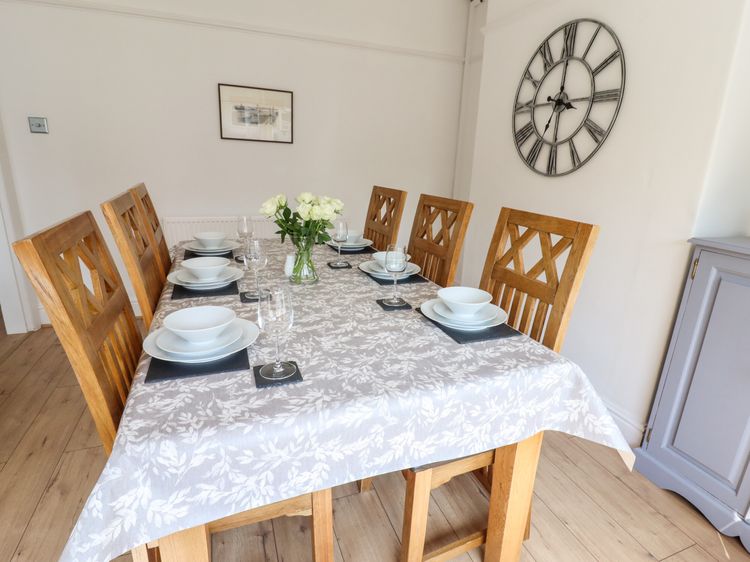 13 The Crescent, listing photograph 10