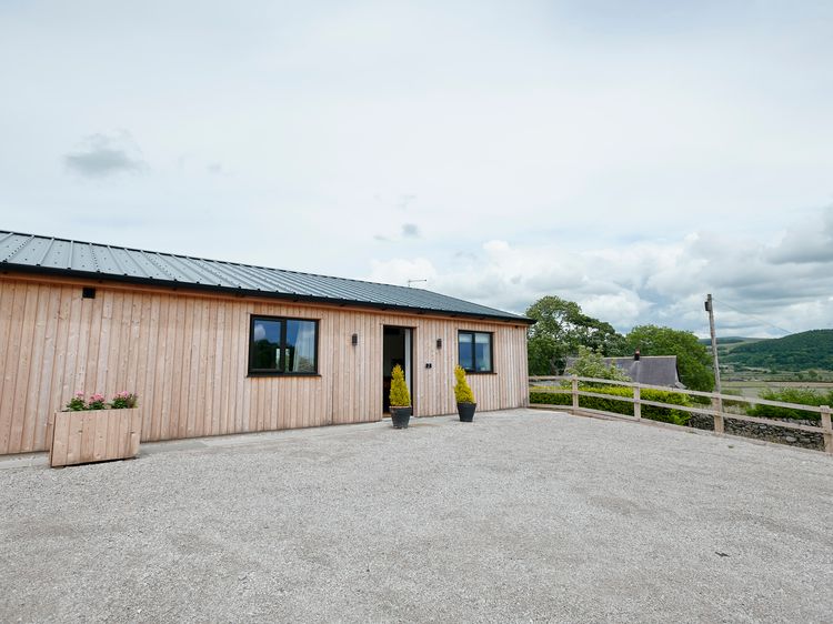 Ingleborough Lodge
