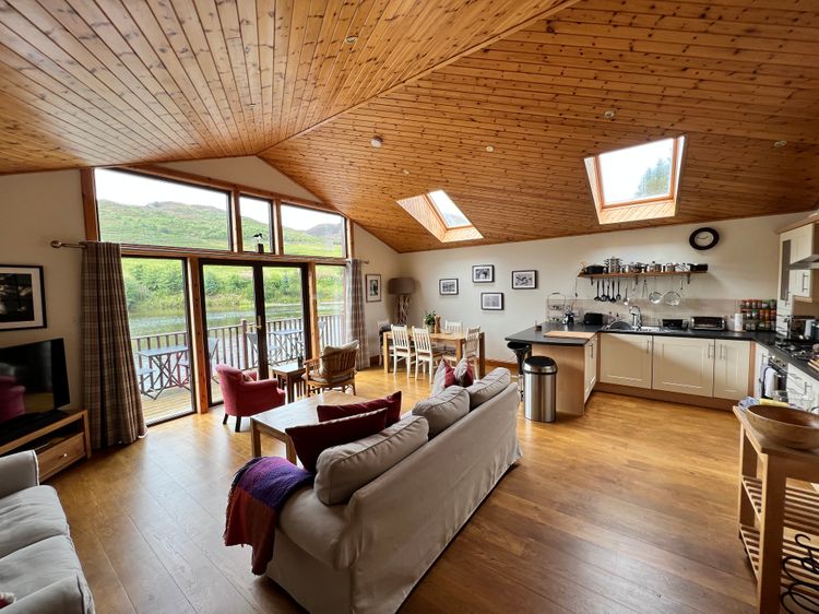 Ptarmigan Lodge, listing photograph 3
