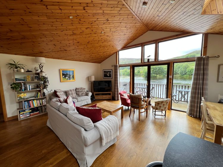 Ptarmigan Lodge, listing photograph 4