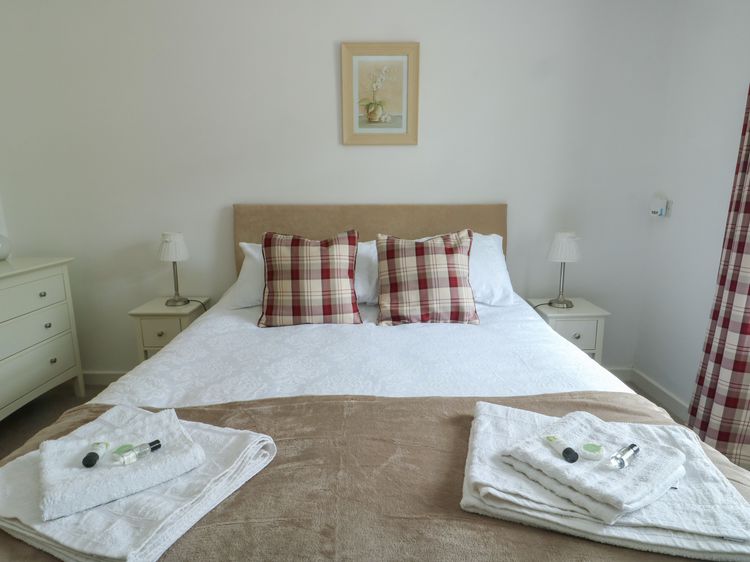 Benllech Coastal Retreat, listing photograph 9
