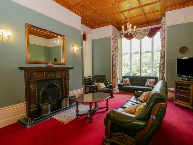 Millwood Manor, listing photograph 3