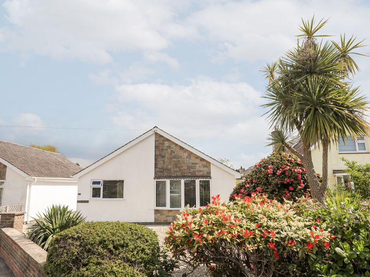 31 Beach Road, listing photograph 2