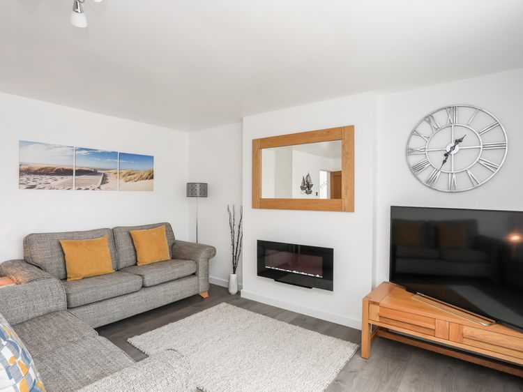 31 Beach Road, listing photograph 4