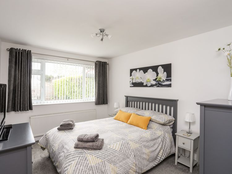31 Beach Road, listing photograph 11