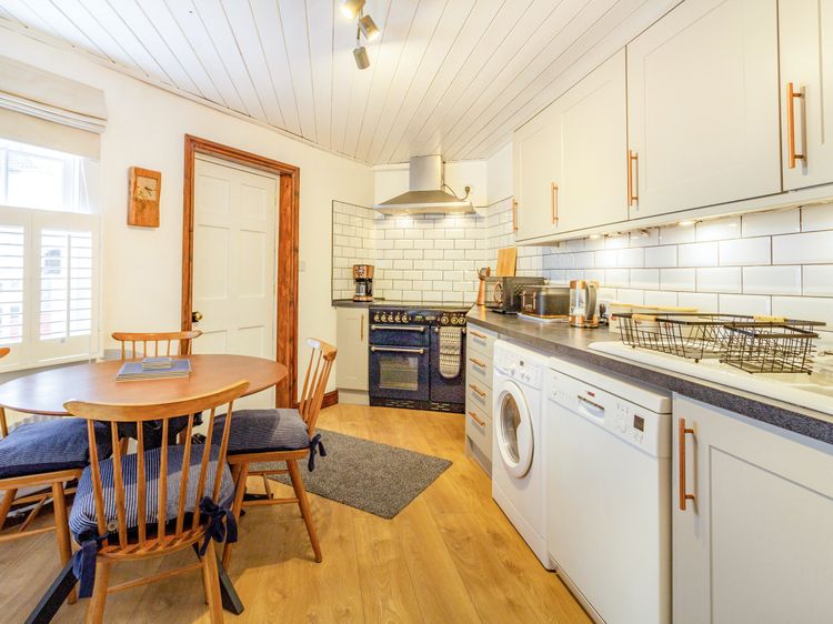 Saddlers Cottage, listing photograph 5