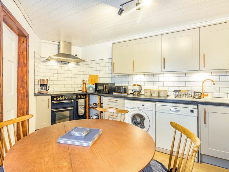 Saddlers Cottage, listing photograph 6
