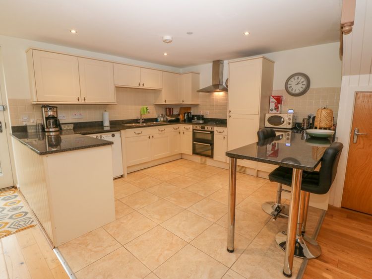 Barn End, 9 Stad Clynnog, listing photograph 12