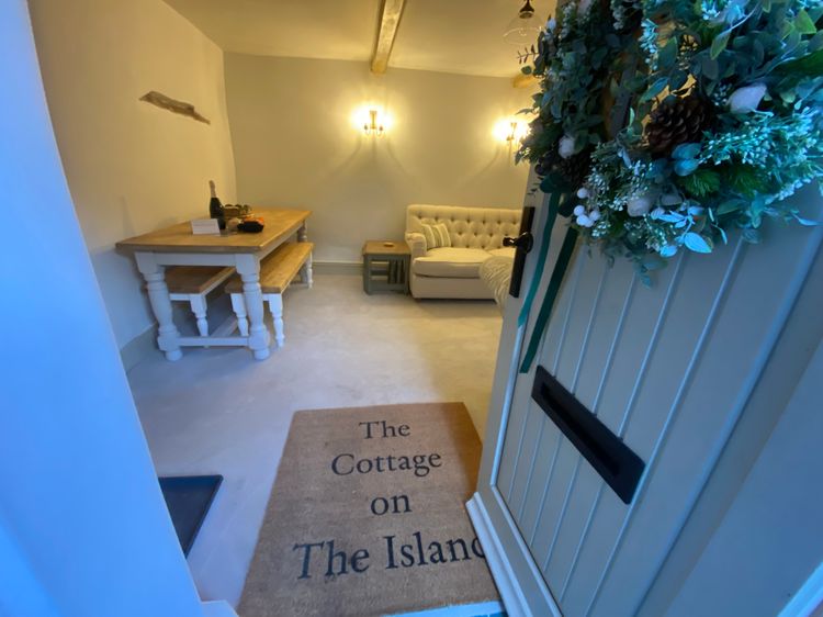 The Cottage on the Island, listing photograph 5