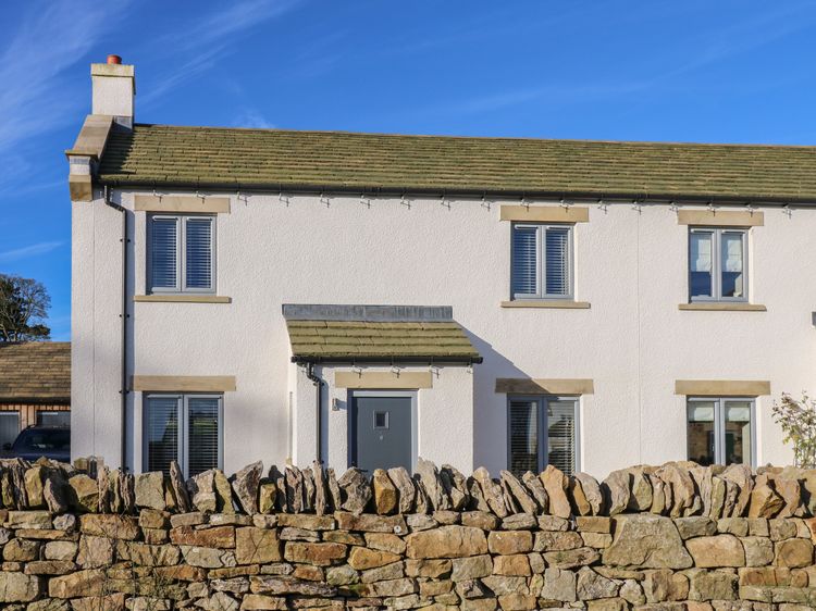 No.8 Cairn Cottage, listing photograph 2