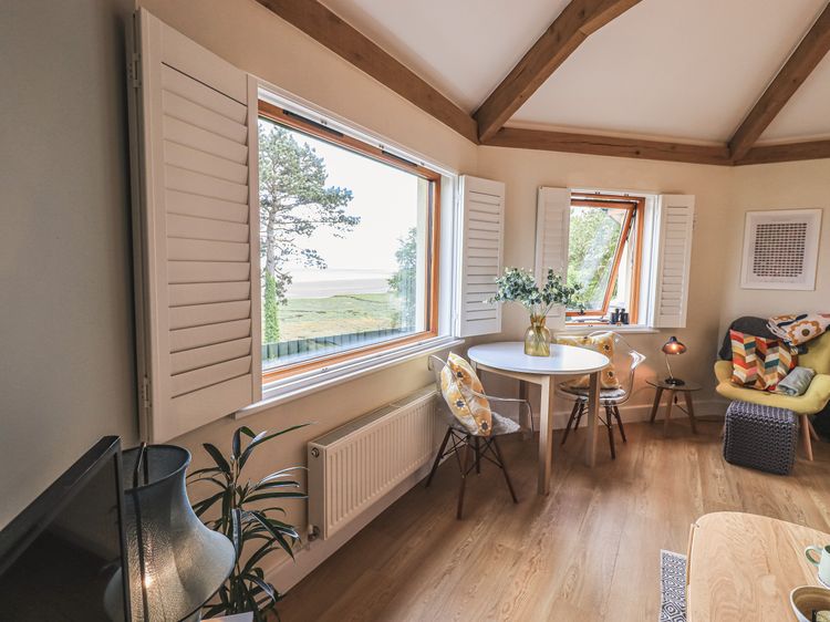 Oversands Cottage, listing photograph 11