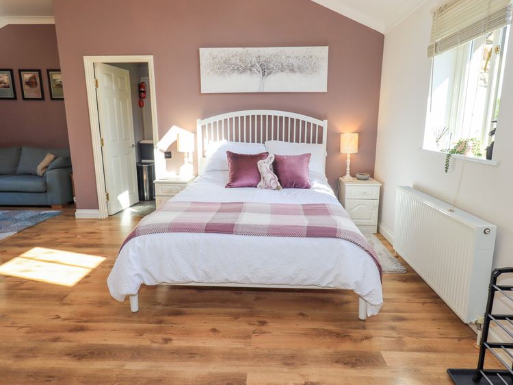 The Garden Suite at Fiddler Hall Barn, listing photograph 11