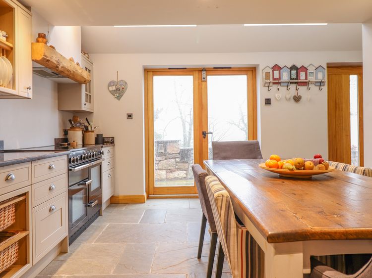 Ty Gwyn Cottage, listing photograph 11