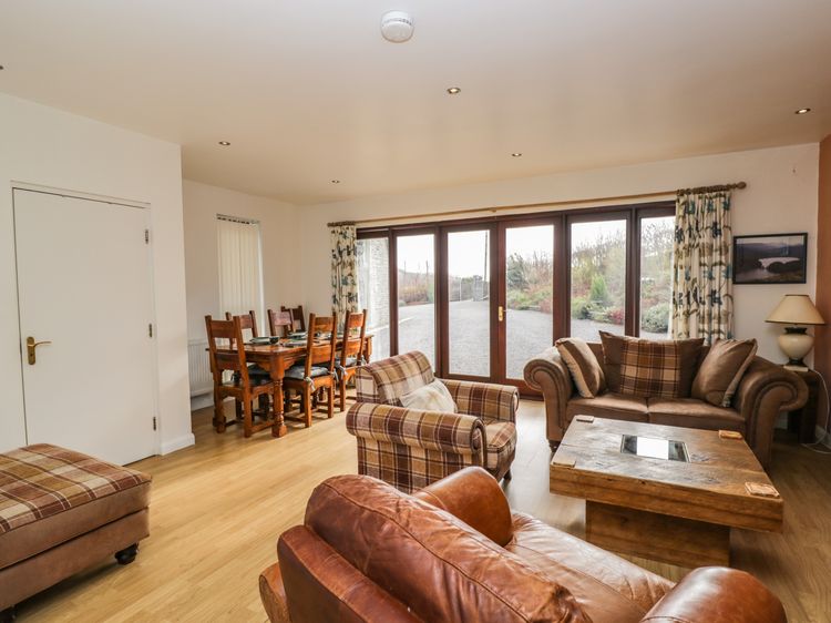The Lodge, listing photograph 7