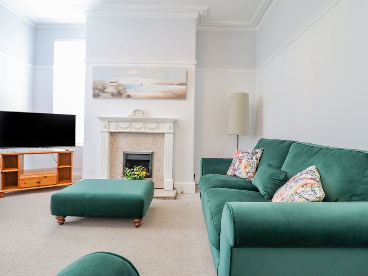 24 Cadnant Park, listing photograph 5