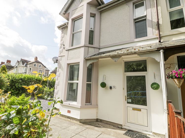 24 Cadnant Park, listing photograph 2