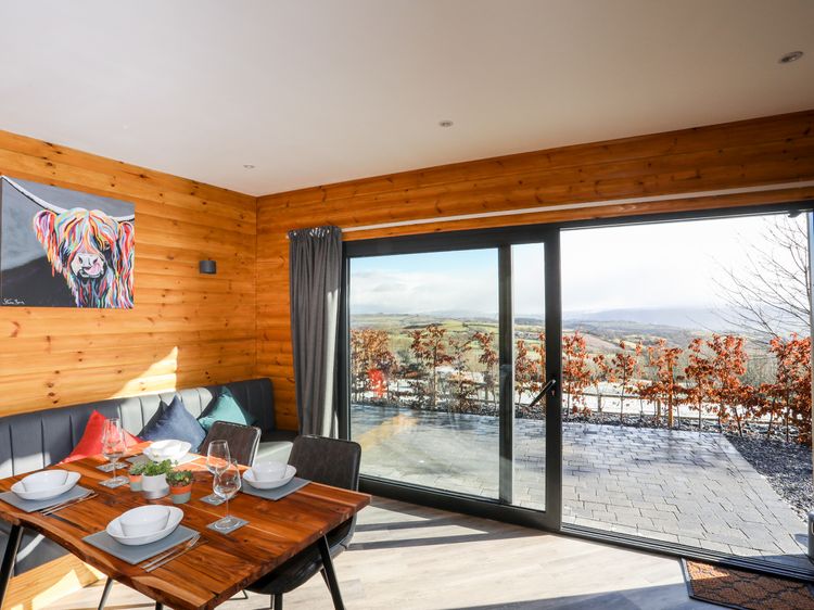 Hilltop Lodge, listing photograph 9