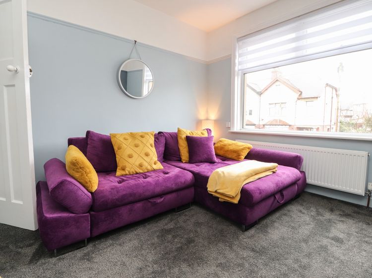 6A Elms Road, listing photograph 2