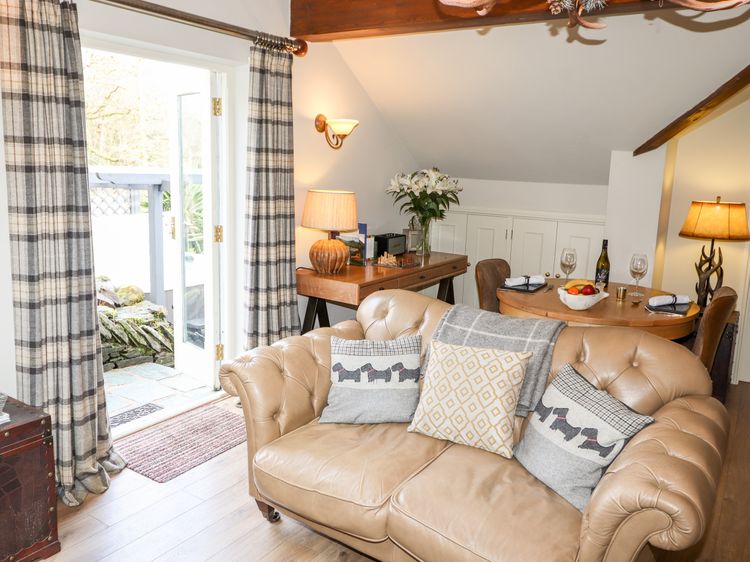 Peony Cottage, listing photograph 8