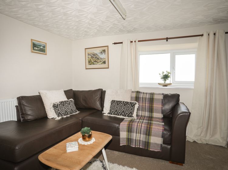 Cwm Ceiliog Annex, listing photograph 9