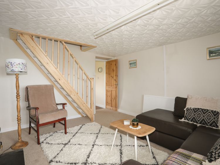 Cwm Ceiliog Annex, listing photograph 10