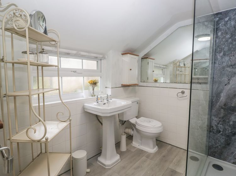Bay Tree Cottage, listing photograph 12