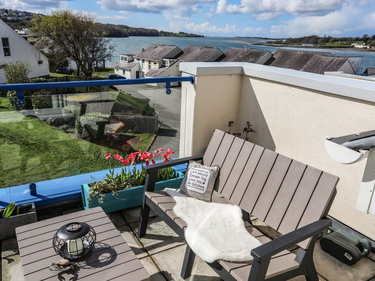 Menai View, listing photograph 2