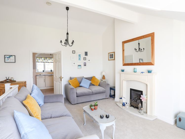 Menai View, listing photograph 6