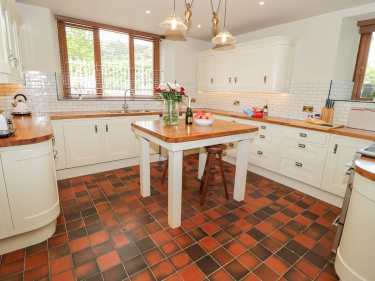 Gwern Borter Manor, listing photograph 12