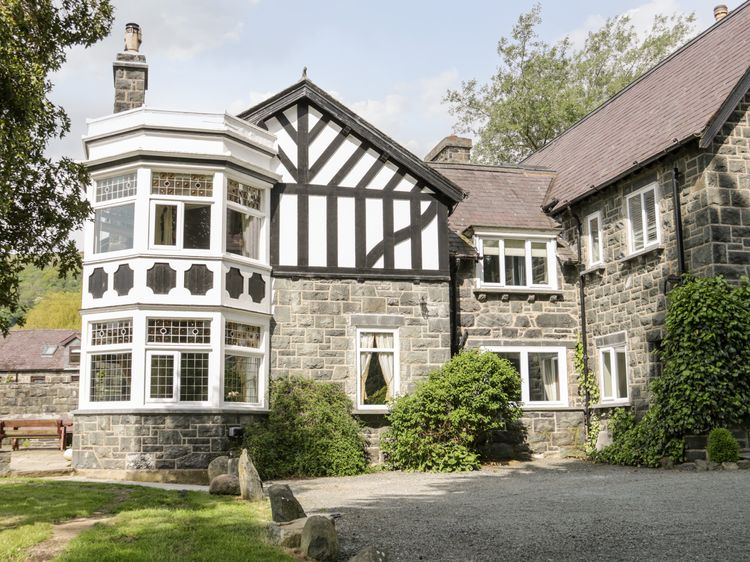 Gwern Borter Manor, listing photograph 2