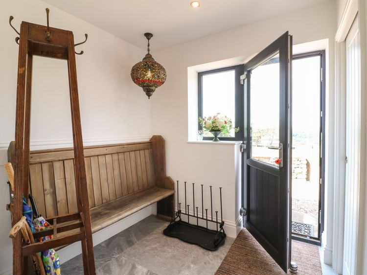 The Cottage, listing photograph 2