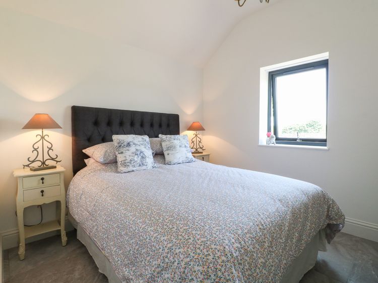 The Cottage, listing photograph 10