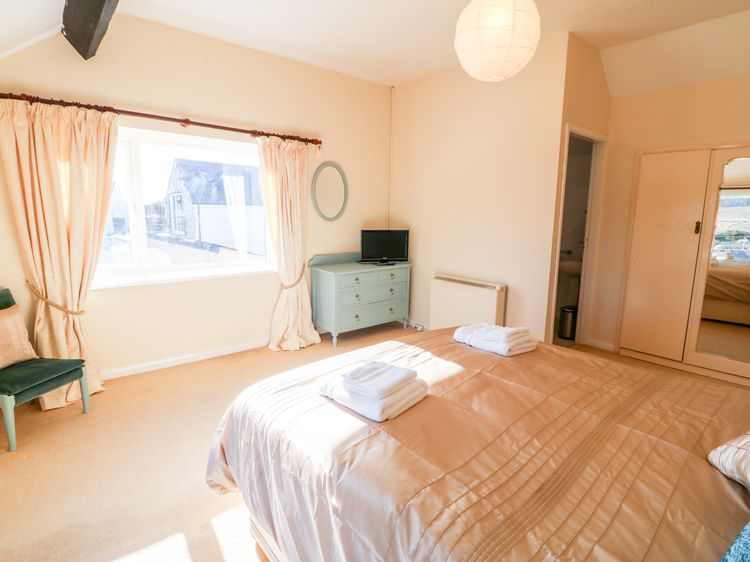 Malltraeth Cottage, listing photograph 10
