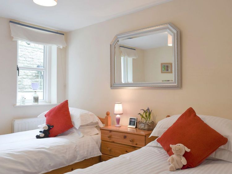 6 Riverdale, listing photograph 11