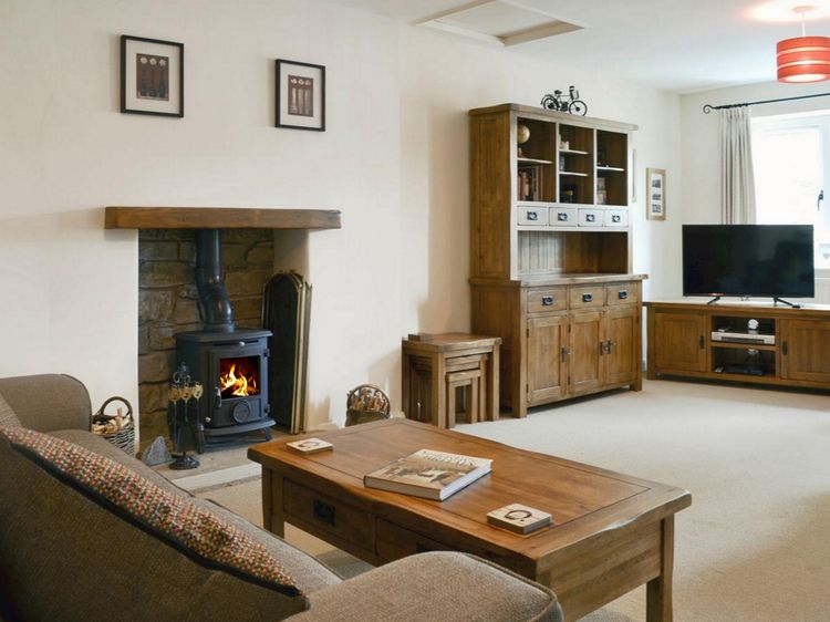 6 Riverdale, listing photograph 2