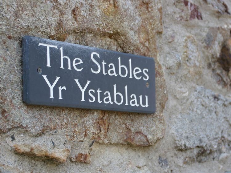 No 2 The Stables, listing photograph 2