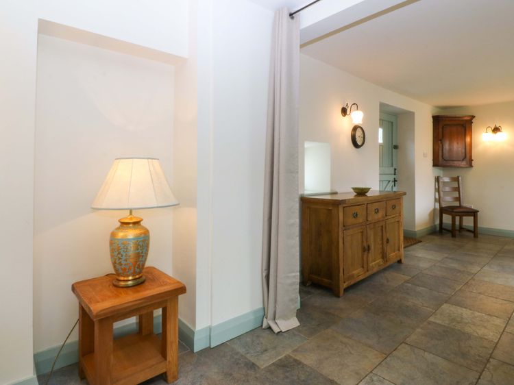 No 2 The Stables, listing photograph 3