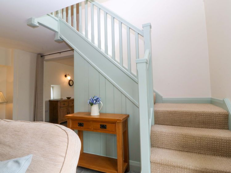 No 2 The Stables, listing photograph 8