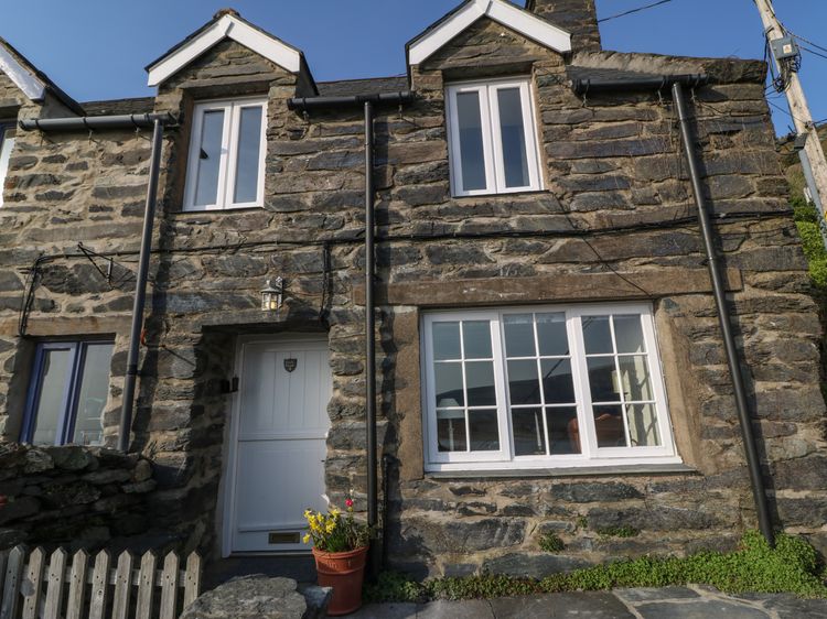 2 Bwth Mawr, listing photograph 3