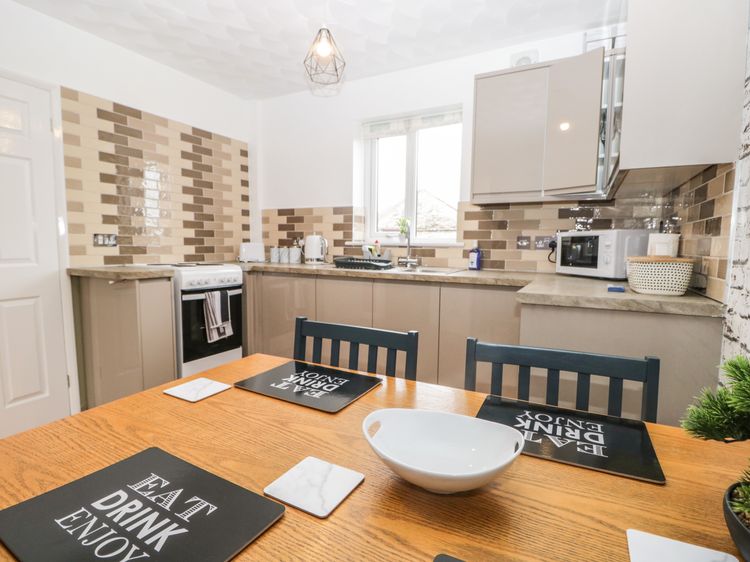 2 The Cottages, listing photograph 11