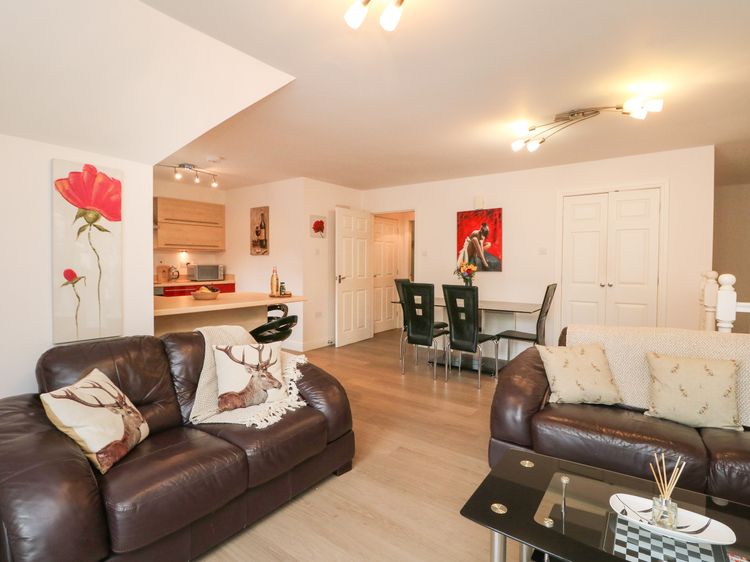 4 River Court, listing photograph 5