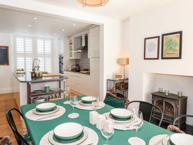 2 Alexandra Road, listing photograph 12