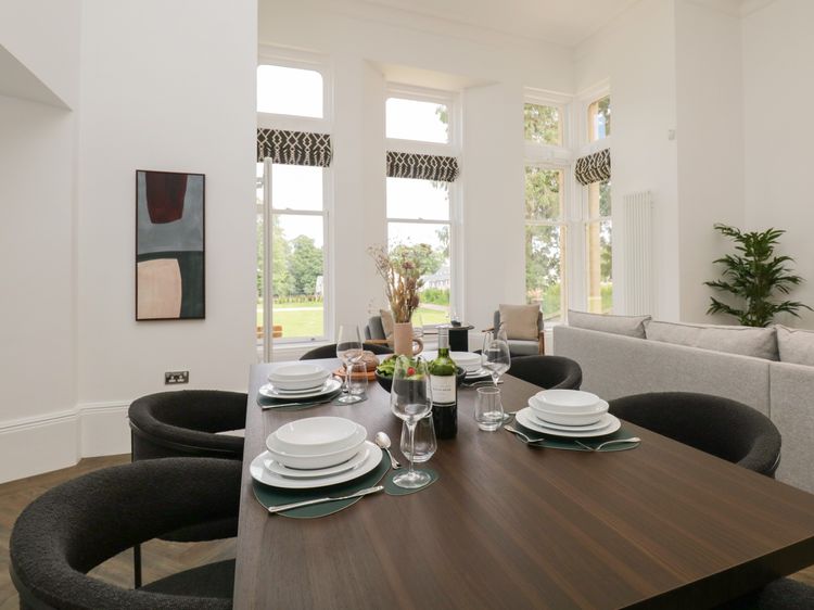 The Margaret Suite Stone Cross Mansion, listing photograph 7