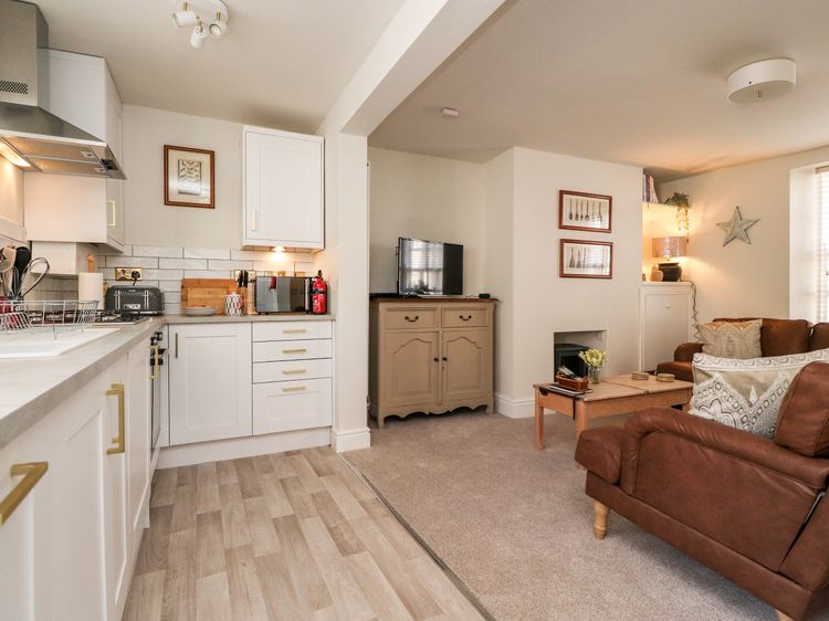 Bay Cottage No 5, listing photograph 9
