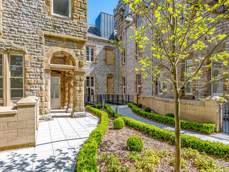 Alice House Stone Cross Mansion, listing photograph 4