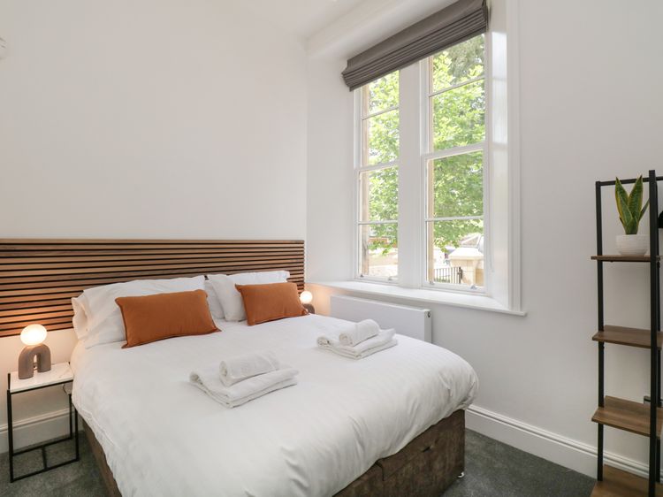 Alice House Stone Cross Mansion, listing photograph 12