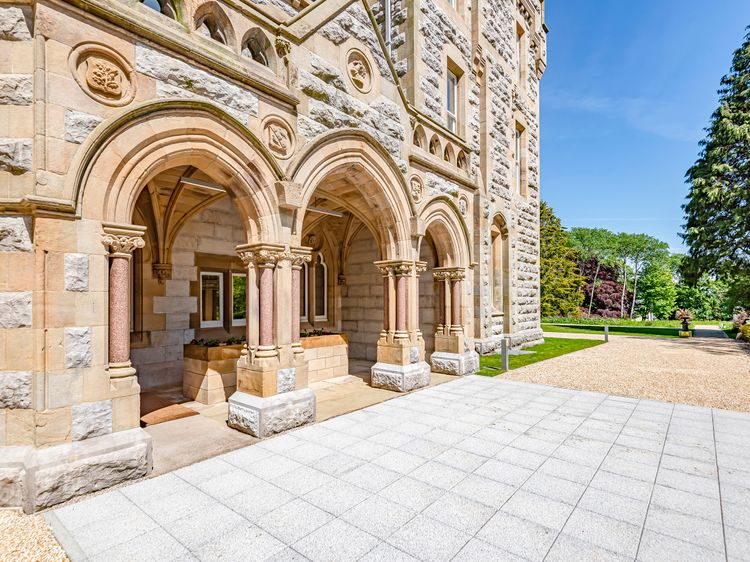 The Arthur Suite Stone Cross Mansion, listing photograph 3