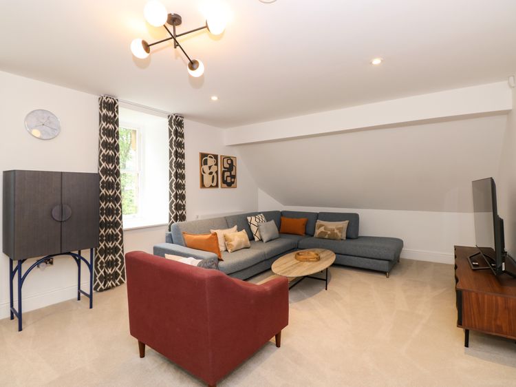 The Arthur Suite Stone Cross Mansion, listing photograph 11